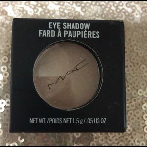 MAC EYESHADOW